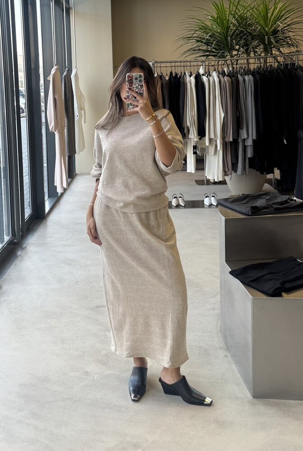 Round Neck Knitted Back Slit Skirt Set