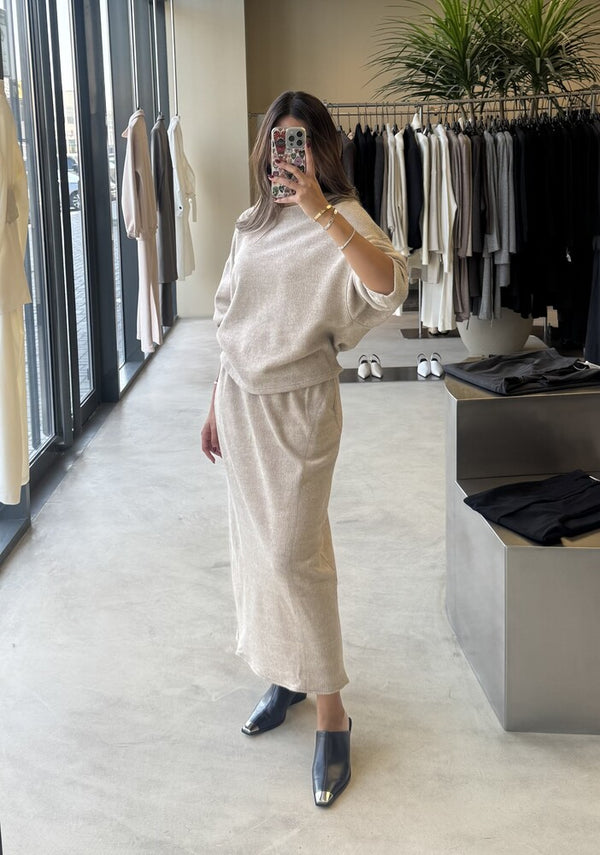 Round Neck Knitted Back Slit Skirt Set