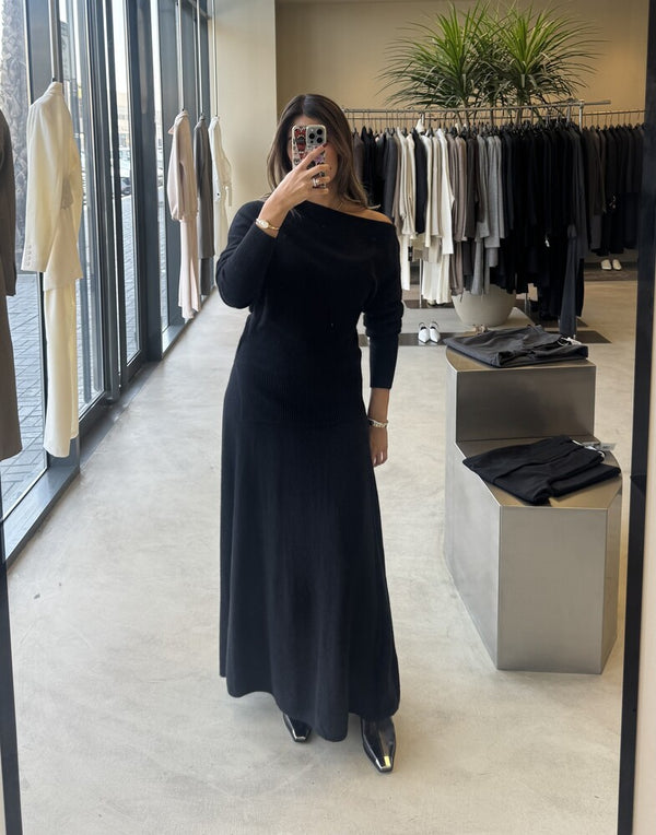 Knit Wide Straight Neckline 2PC Skirt Set