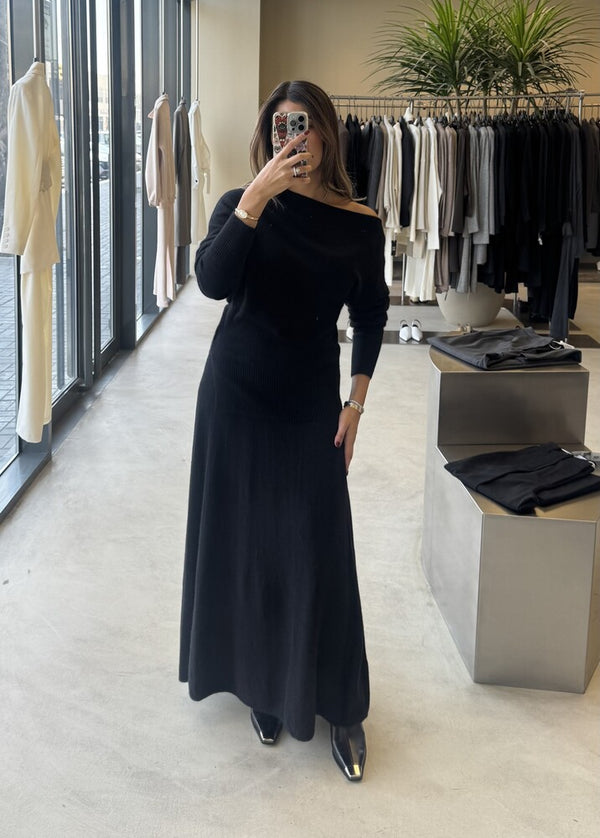 Knit Wide Straight Neckline 2PC Skirt Set