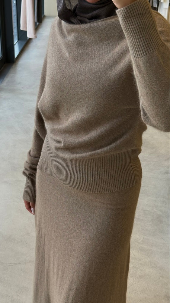 Knit Wide Straight Neckline 2PC Skirt Set