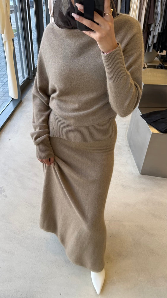 Knit Wide Straight Neckline 2PC Skirt Set