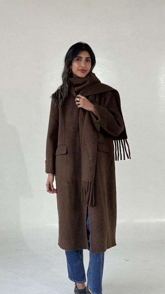 V-neck Wolen Coat with Scarfالسترات الخارجية / المعاطف