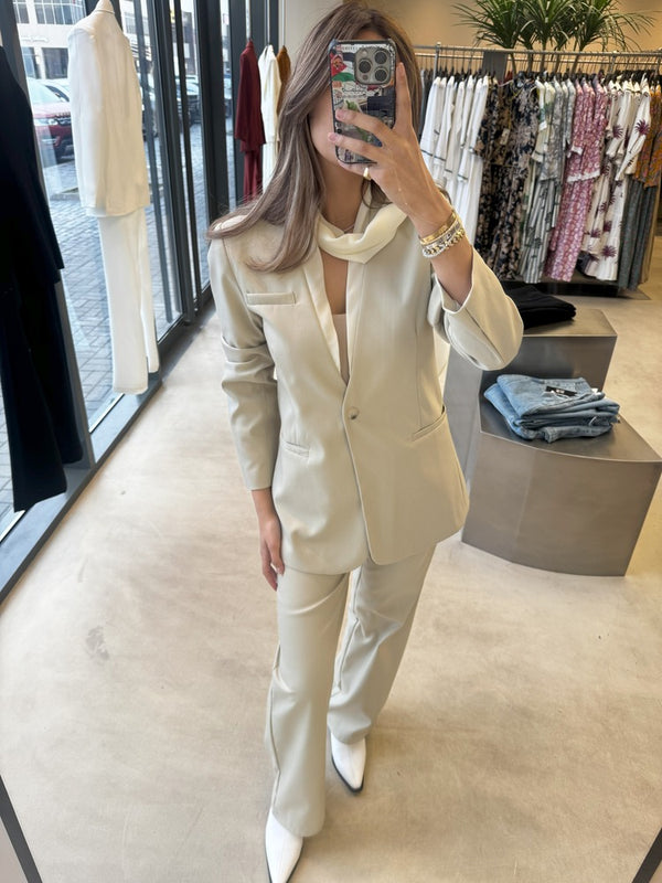 Women's 2PC Set w/ White Mesh Scarf