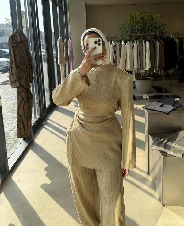High-neckline Stripe Belted Set