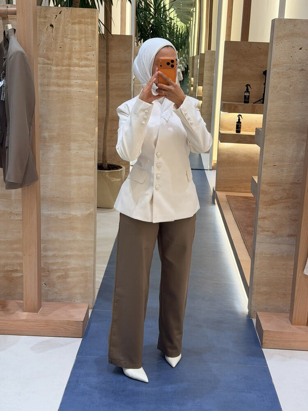Button-side Asymmetric Blazer