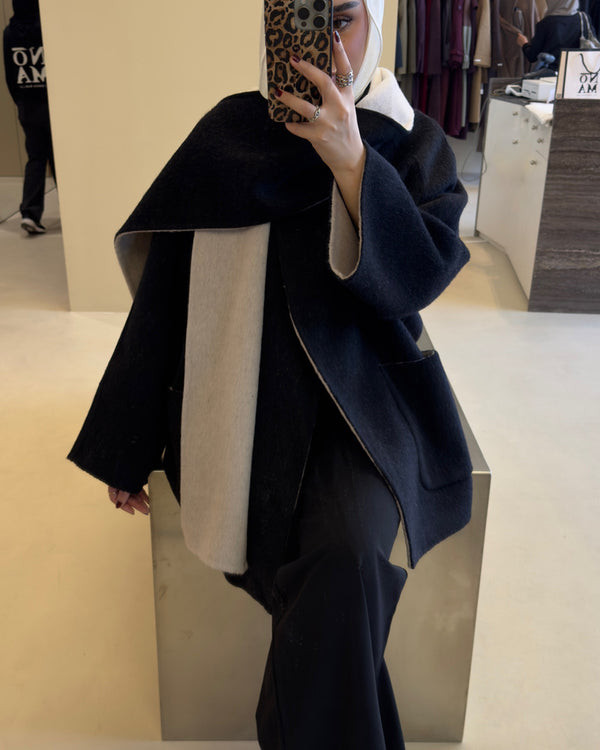 Double Sided Short Wool Coat w/ Scarfالسترات الخارجية / المعاطف