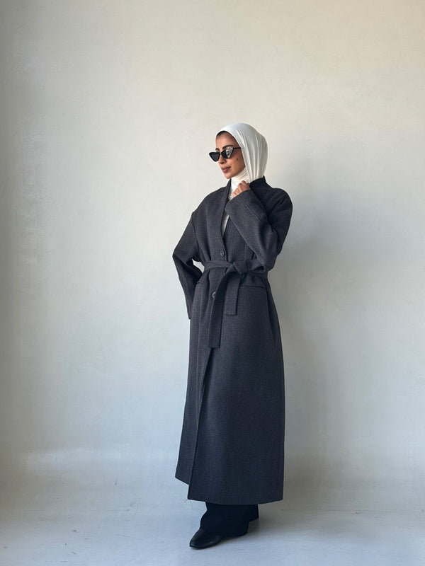 V-neck Woolen Overcoat with Beltالسترات الخارجية / المعاطف