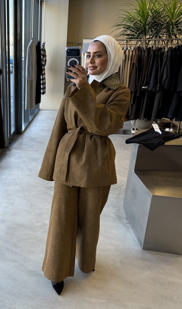 Leather Collared Suede Set