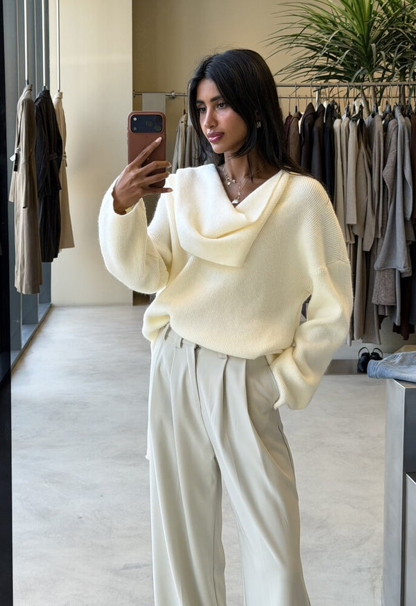V-neck Scarf Knitwear
