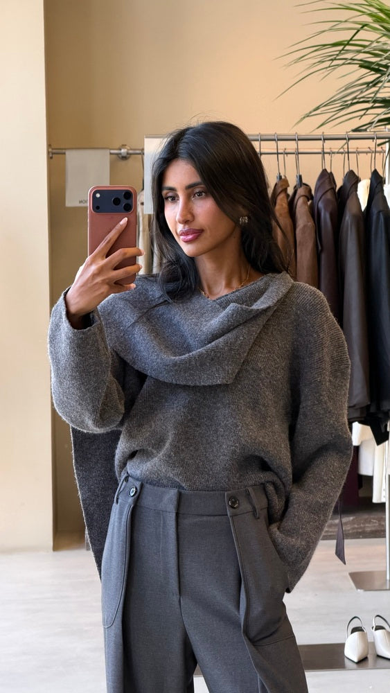 V-neck Scarf Knitwear