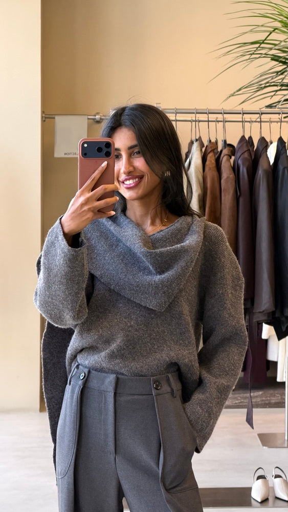 V-neck Scarf Knitwear
