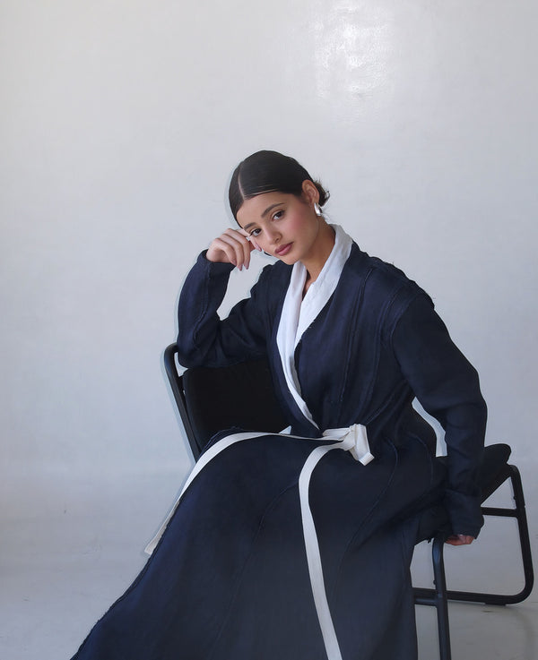 V-NECK KAFTAN WHITE SIDE BELT قفطان