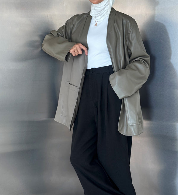 2 Pockets Vneck Leather Jacket