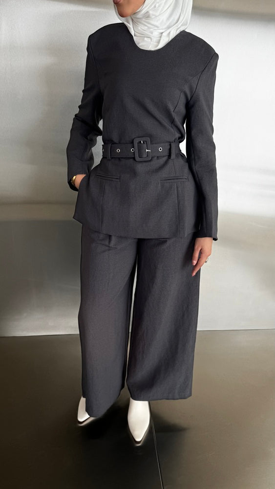 Buckle Belted Round Neck Set