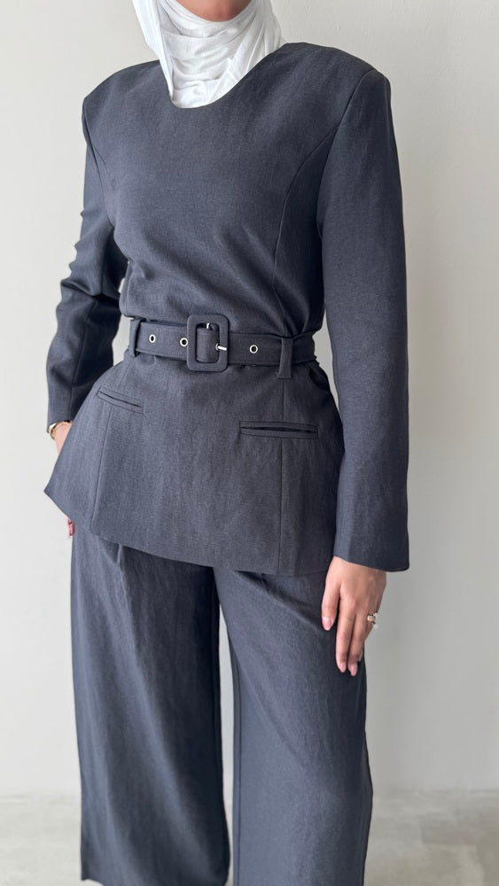 Buckle Belted Round Neck Set