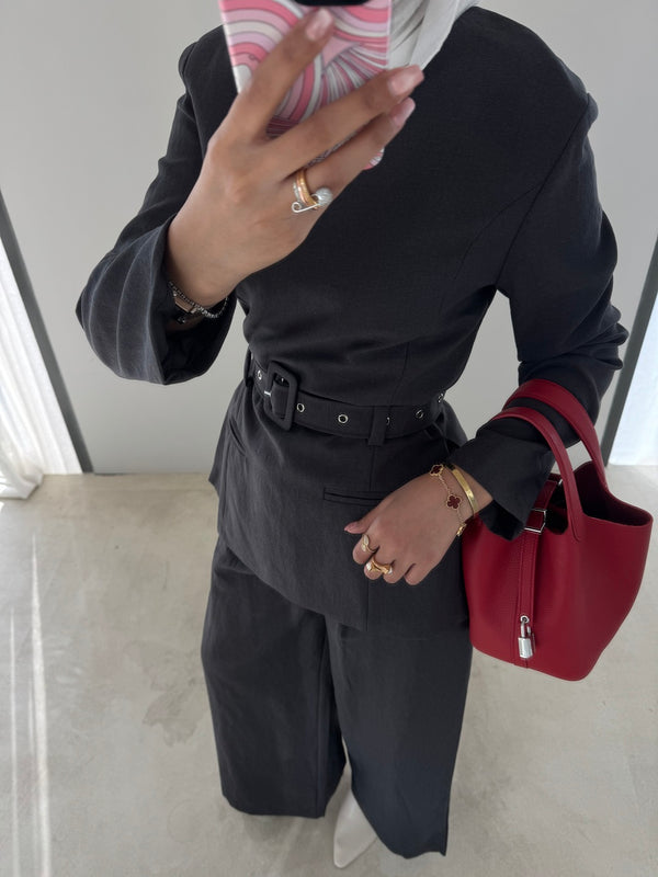 Buckle Belted Round Neck Set