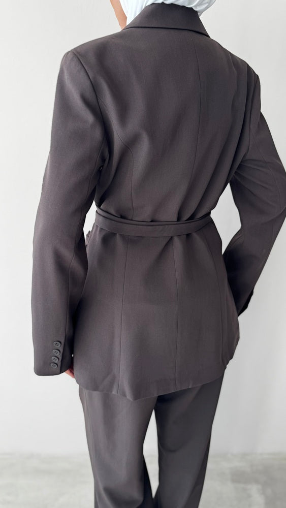 2-Piece Buttonless Belted Blazer Set