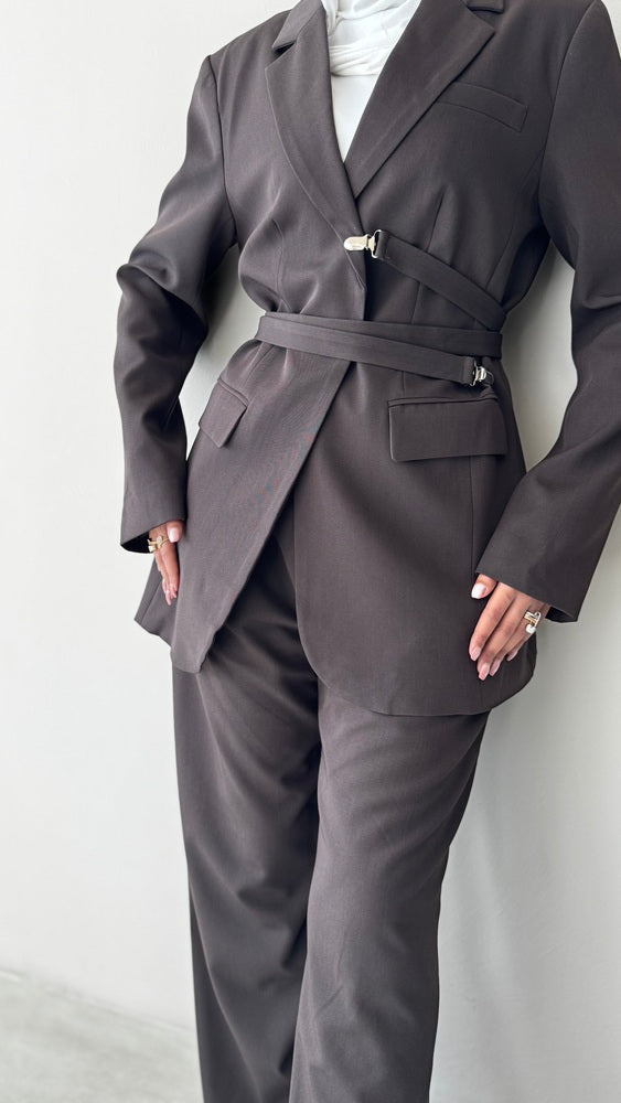 2-Piece Buttonless Belted Blazer Set