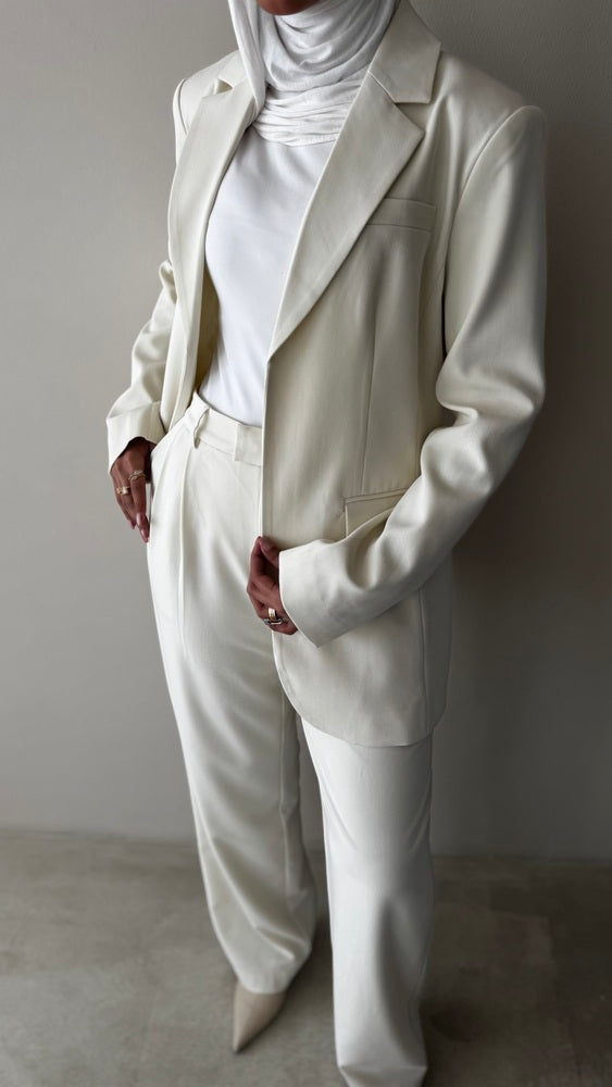 2-Piece Buttonless Belted Blazer Set