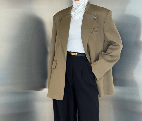 3 Buttoned Topstitched Blazer