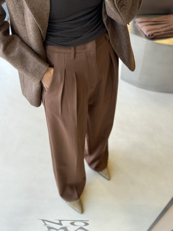 Pleated Trousers for Womenالملابس السفلية / البنطلونات