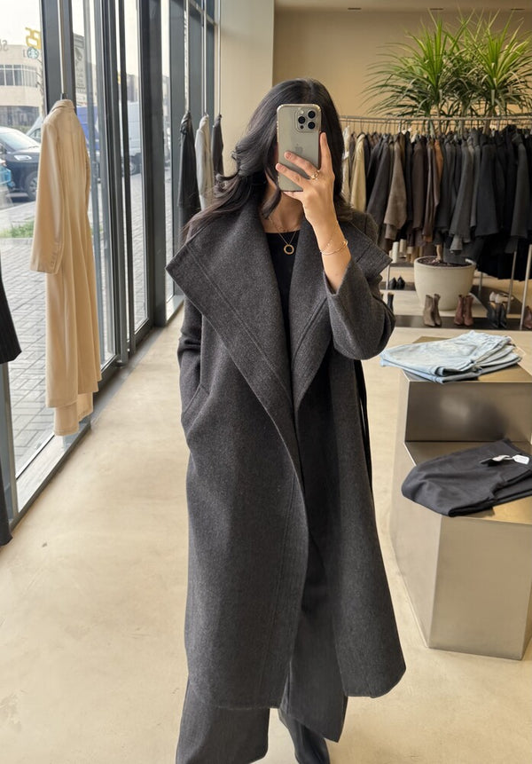Woolen Gigantic Collar Coat w/ belt