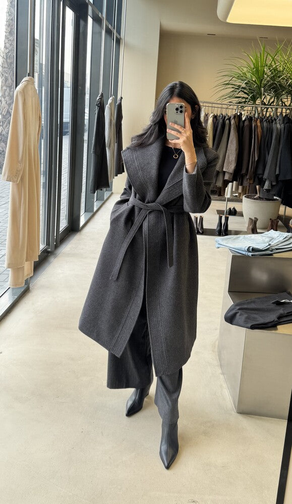 Woolen Gigantic Collar Coat w/ belt