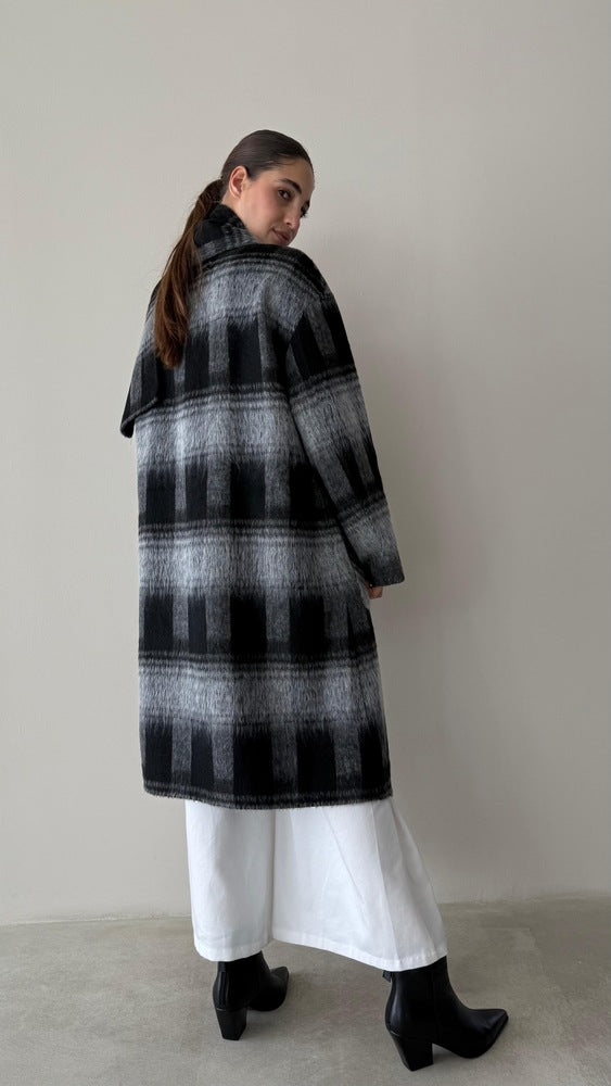 Big Checkered Scarf Coat
