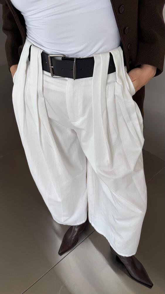 Pleated Trousers w/ Belt
