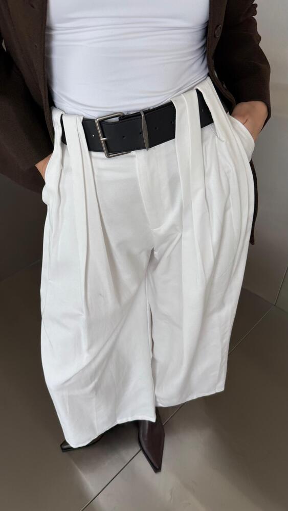 Pleated Trousers w/ Belt
