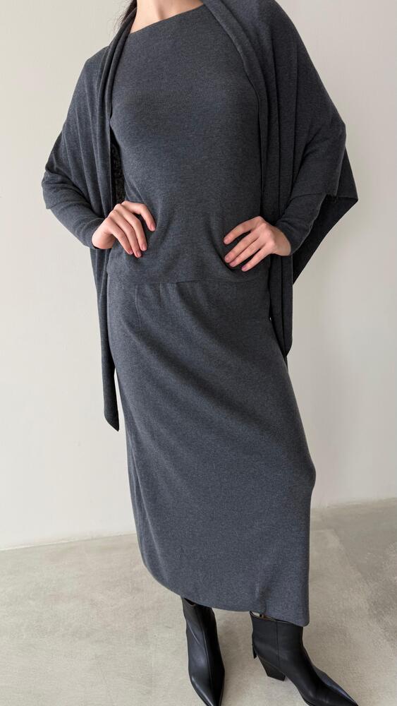 Knitted Slim Fit Skirt Set / Shawl