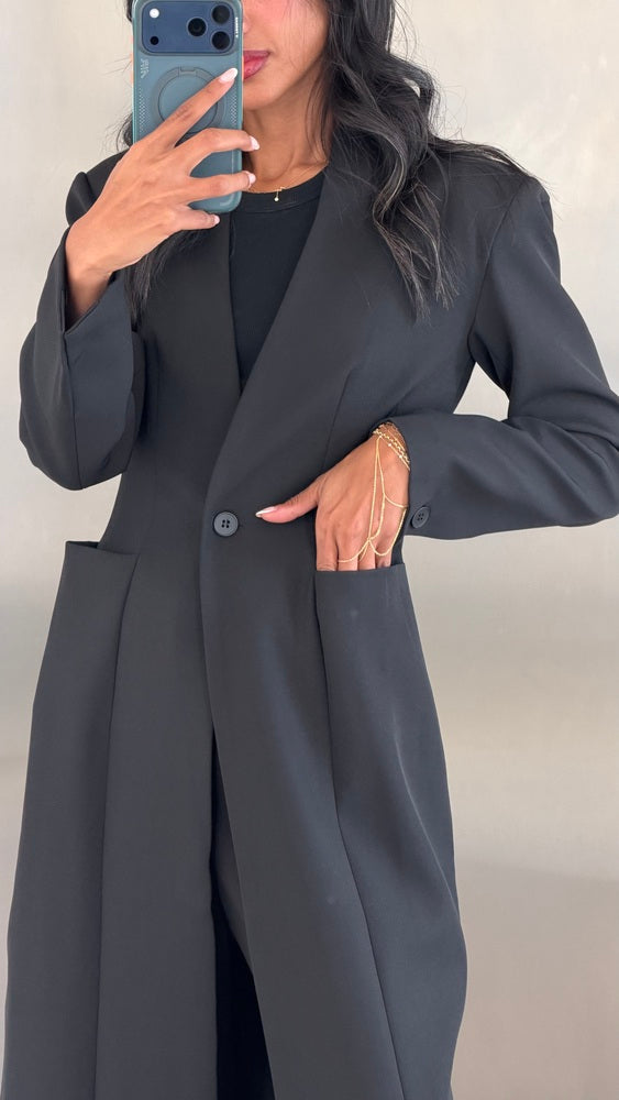 V-neckline Collarless Long Blazer