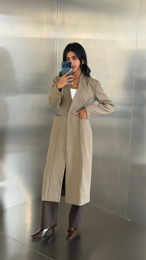 V-neckline Collarless Long Blazer