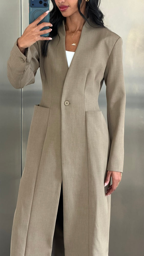 V-neckline Collarless Long Blazer