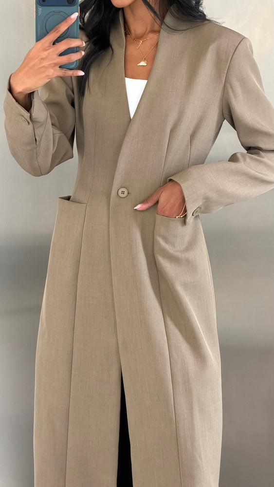 V-neckline Collarless Long Blazer