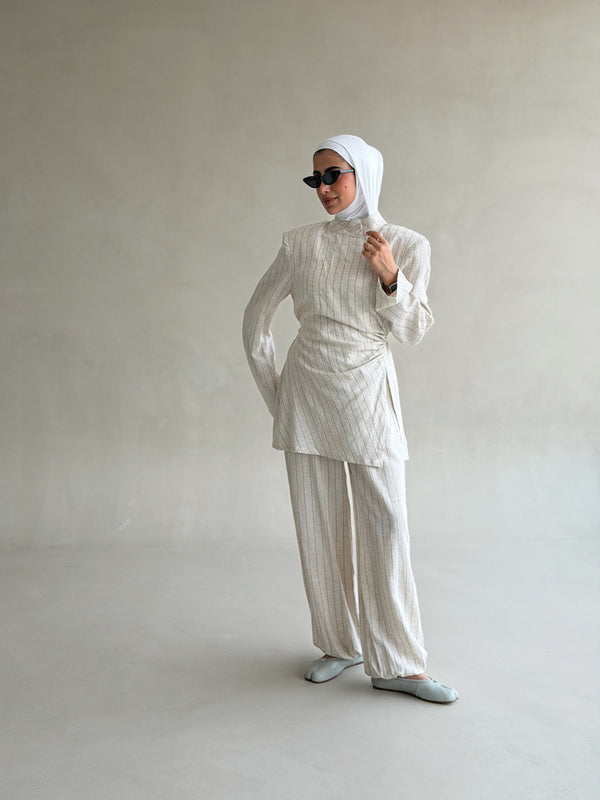 High-neckline Stripe Belted Set