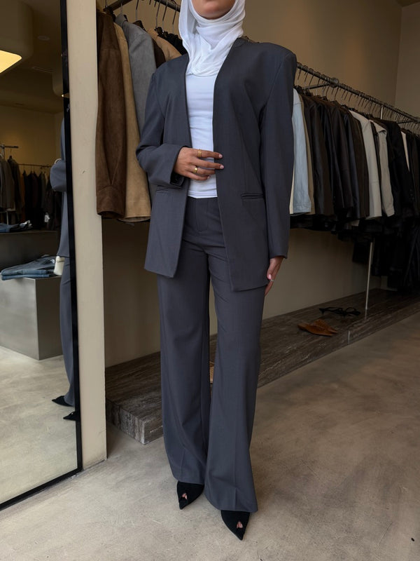 Minimal Tailored Open Suit