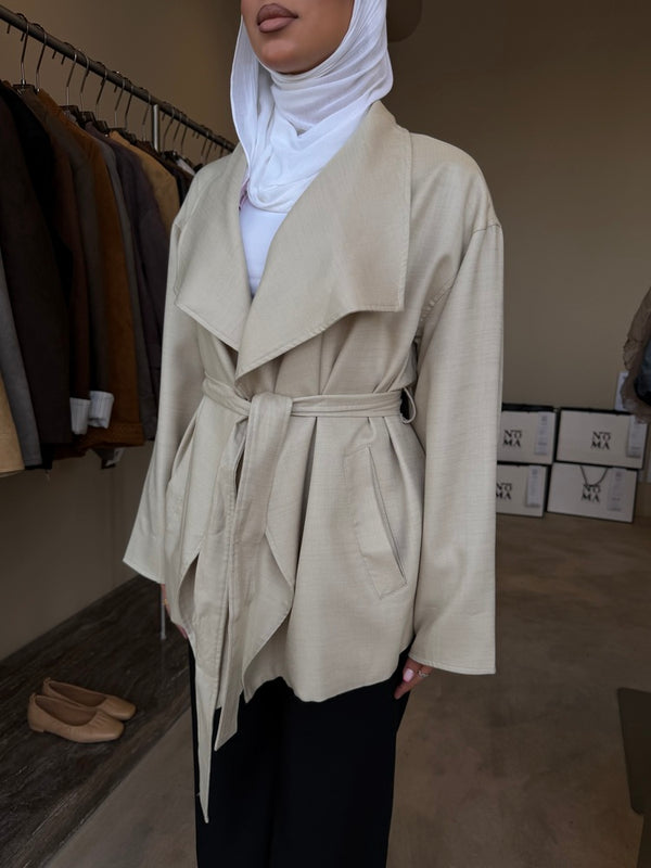Gigantic Collar Belted Jacket