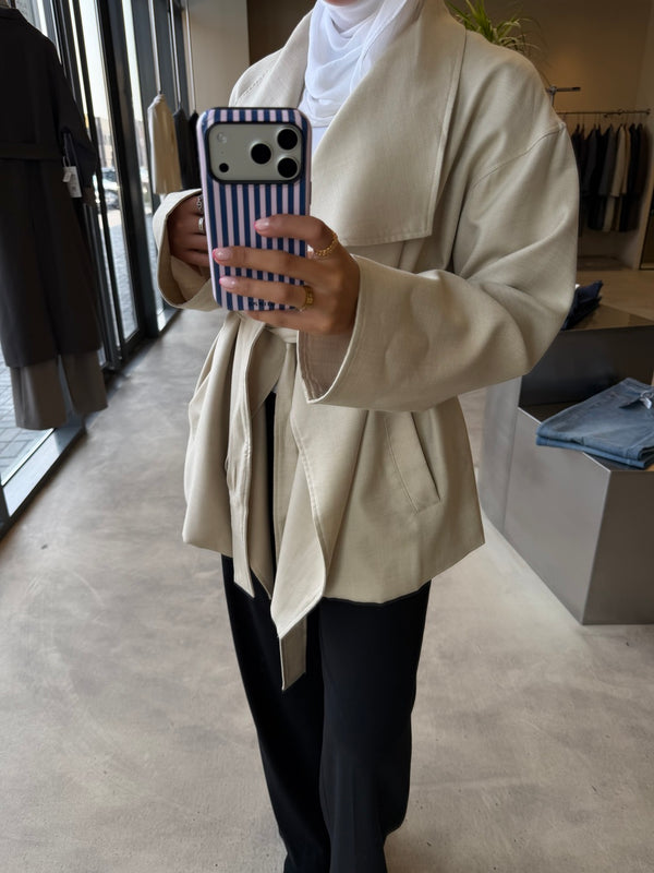 Gigantic Collar Belted Jacket