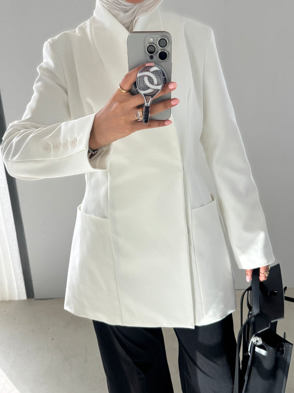 Elegant Collarless Blazer