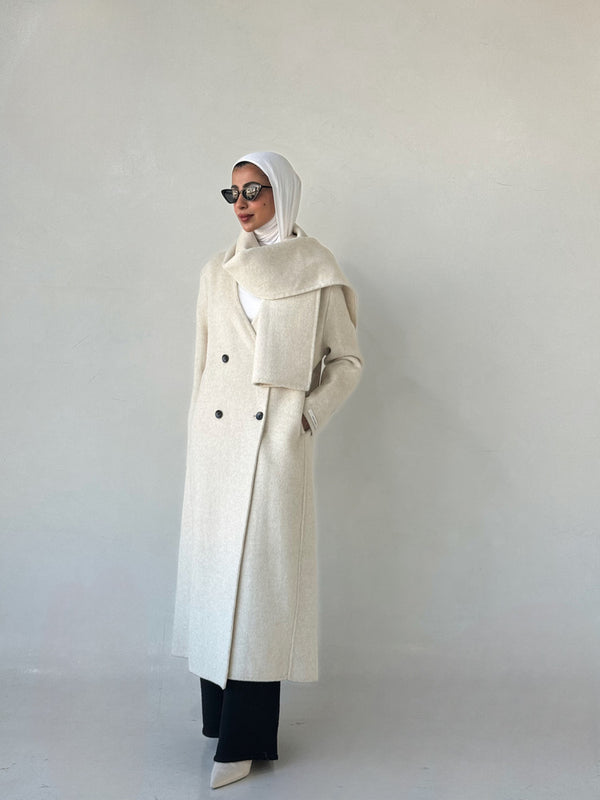 V-neck Woolen Coat w/ Scarfالسترات الخارجية / المعاطف