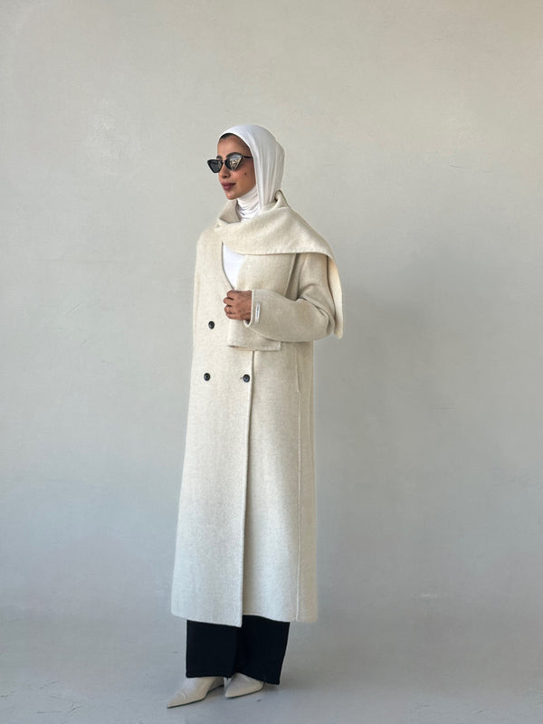 V-neck Woolen Coat w/ Scarfالسترات الخارجية / المعاطف