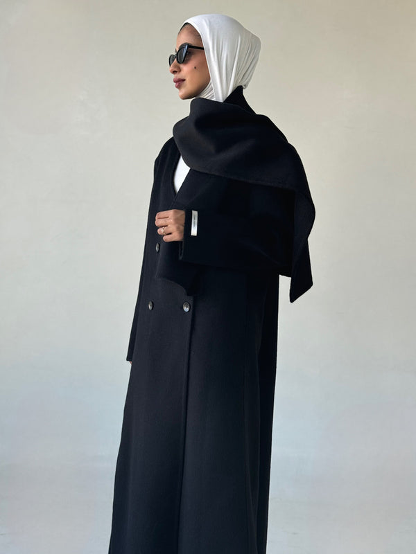 V-neck Woolen Coat w/ Scarfالسترات الخارجية / المعاطف