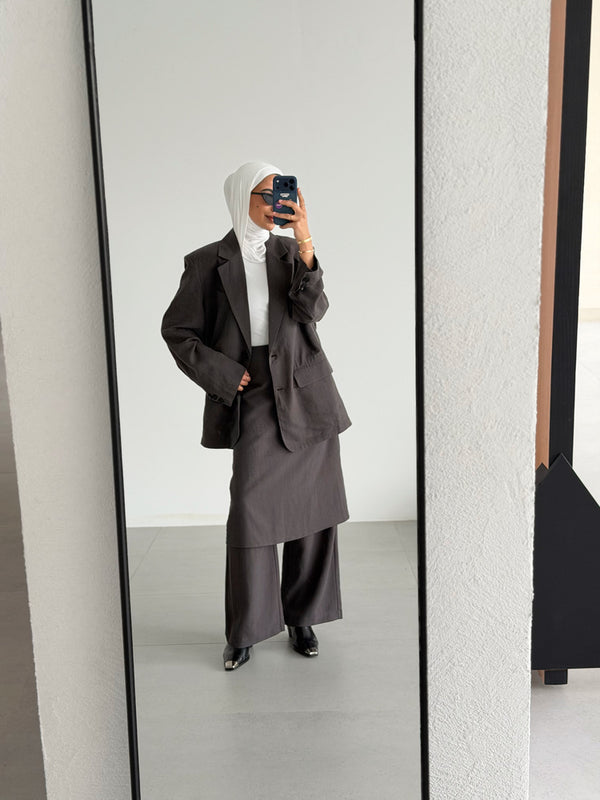 Skousers Suit