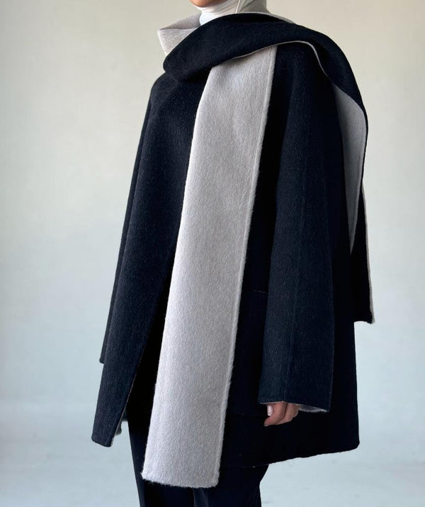 Double Sided Short Wool Coat w/ Scarfالسترات الخارجية / المعاطف