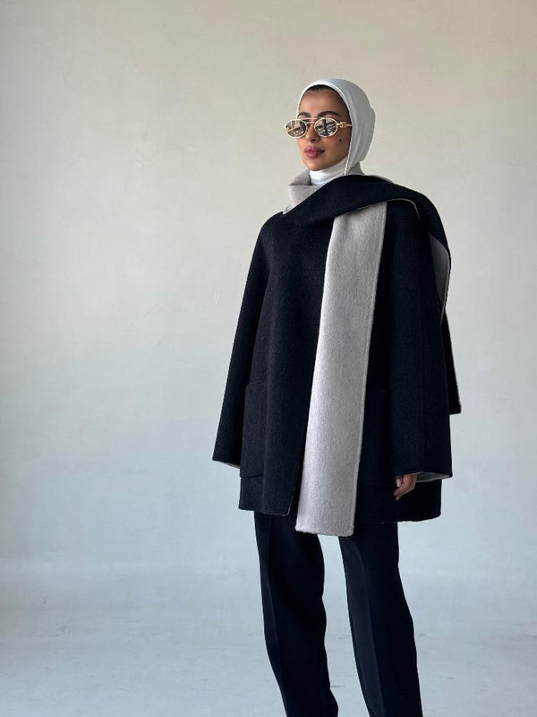 Double Sided Short Wool Coat w/ Scarfالسترات الخارجية / المعاطف