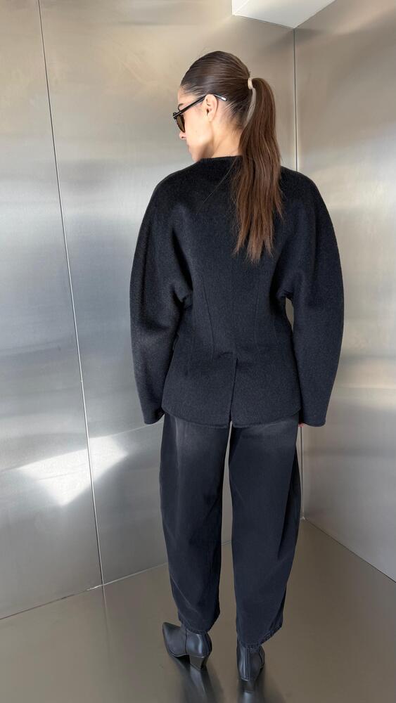 Woolen One-button Blazer Vneck