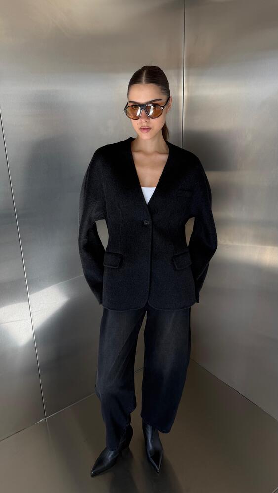 Woolen One-button Blazer Vneck