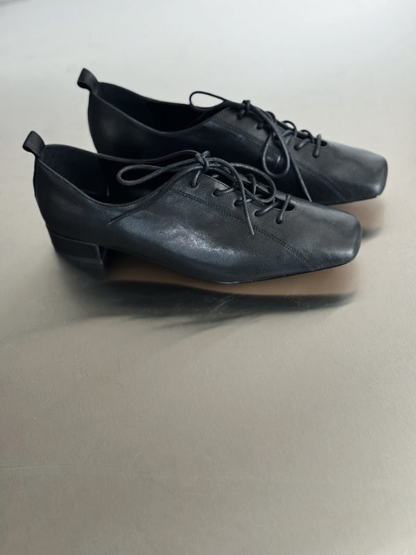 Classic Lacing Shoes
